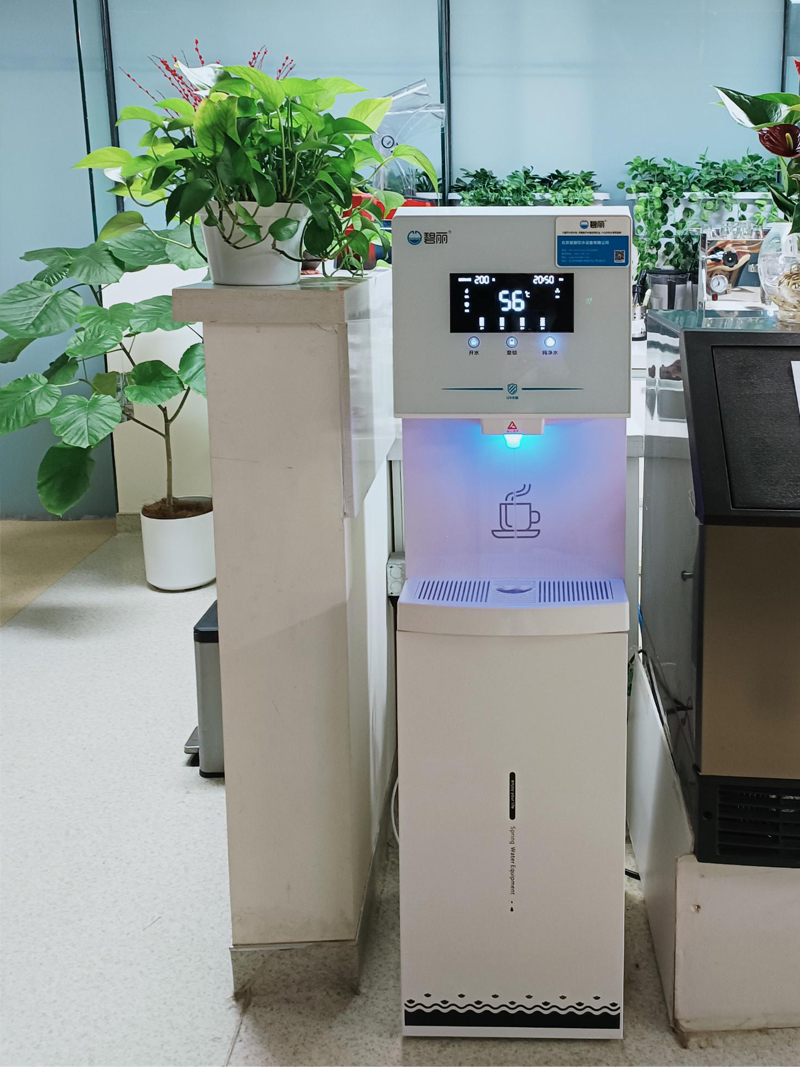 1677743127704575.jpg 001.jpg